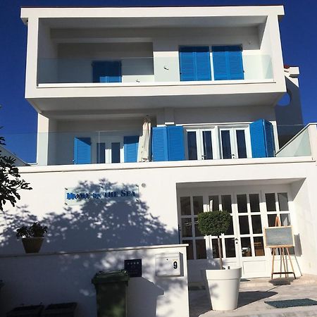 Seaside Villa With Private Pool Home By The Sea - Villa 트로기르 외부 사진
