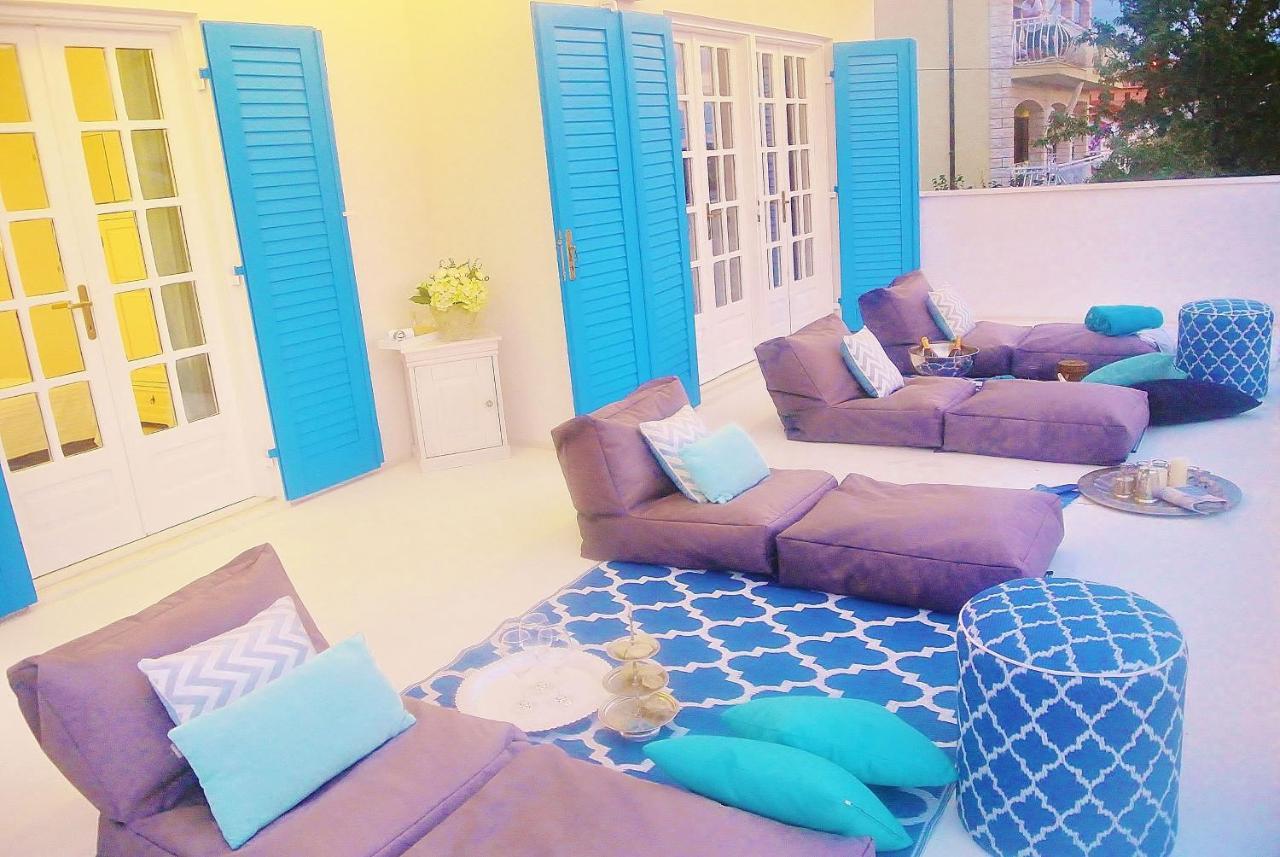 Seaside Villa With Private Pool Home By The Sea - Villa 트로기르 외부 사진