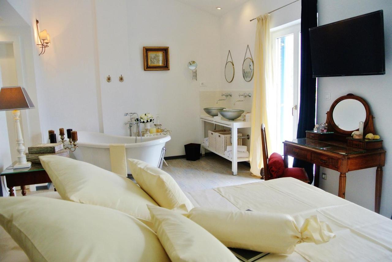 Seaside Villa With Private Pool Home By The Sea - Villa 트로기르 외부 사진